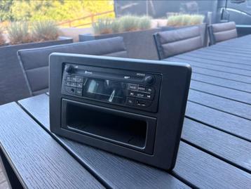 NIEUW Originele Renault radio beschikbaar voor biedingen