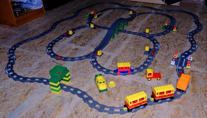 Lego duplo elektrische trein, Kinderen en Baby's, Speelgoed | Duplo en Lego, Zo goed als nieuw, Duplo, Complete set, Ophalen