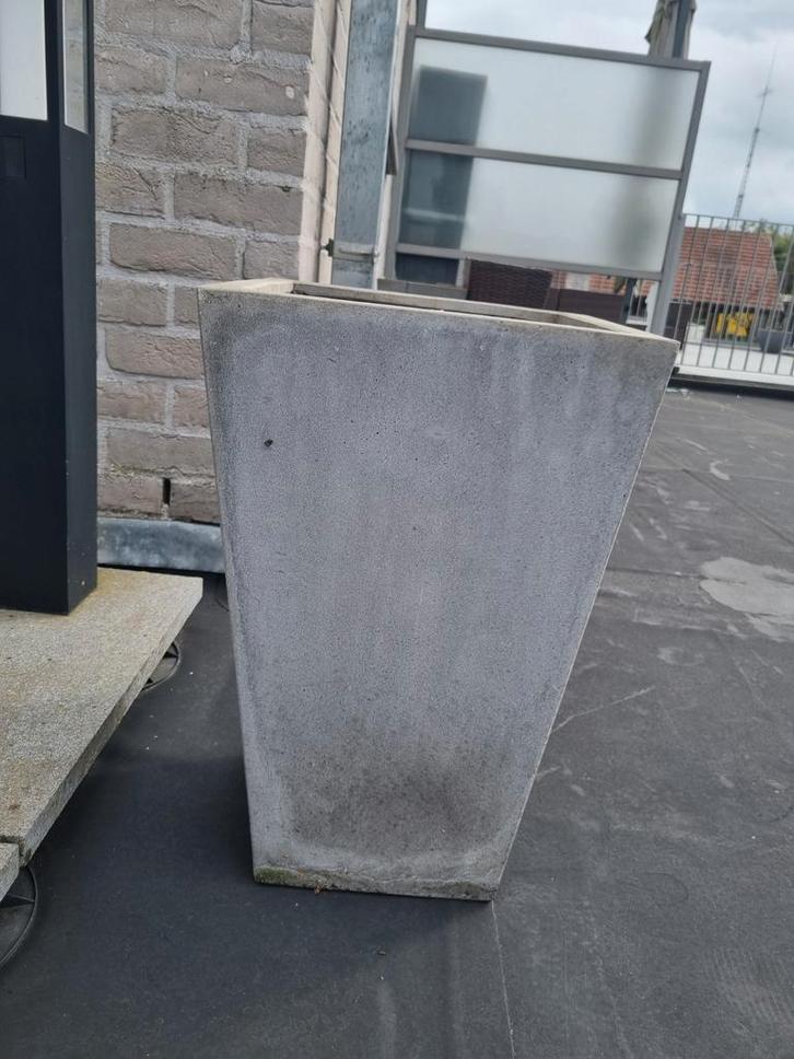 Plantenbak beton hoogte 55 cm, Tuin en Terras, Bloembakken en Plantenbakken, Zo goed als nieuw, Beton, Ophalen