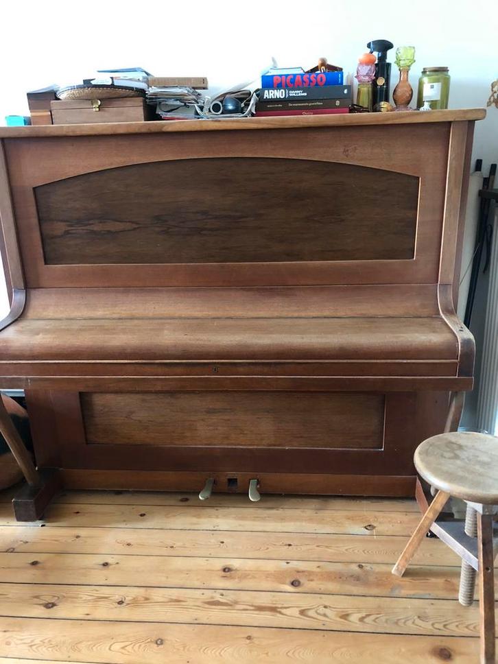 K.u.K.Hof~KLAVIERMACHER, WIEN. /F.&A. Gössl, Muziek en Instrumenten, Piano's, Gebruikt, Piano, Bruin, Ophalen