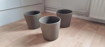 3 bloempotten in bruine kleur  24 cm hoog 25 cm breed, Enlèvement, Comme neuf, Poterie