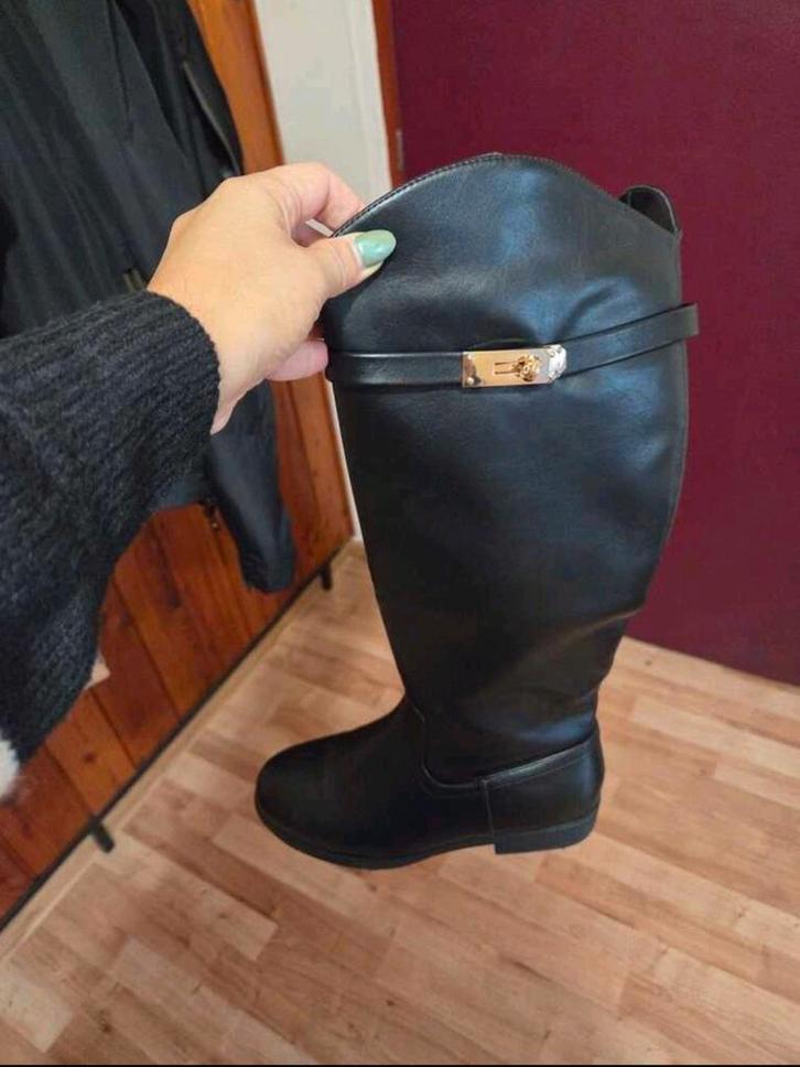 Nieuwe hoge laarzen, Kleding | Dames, Schoenen, Nieuw, Hoge laarzen, Zwart, Ophalen of Verzenden