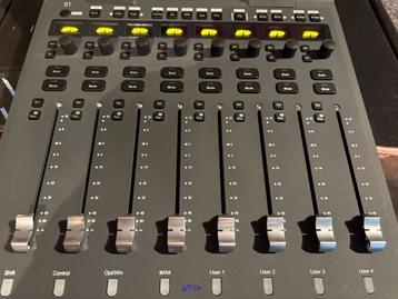Te koop: AVID S1 – Professionele DAW-controller, Enlèvement, Comme neuf, Audio