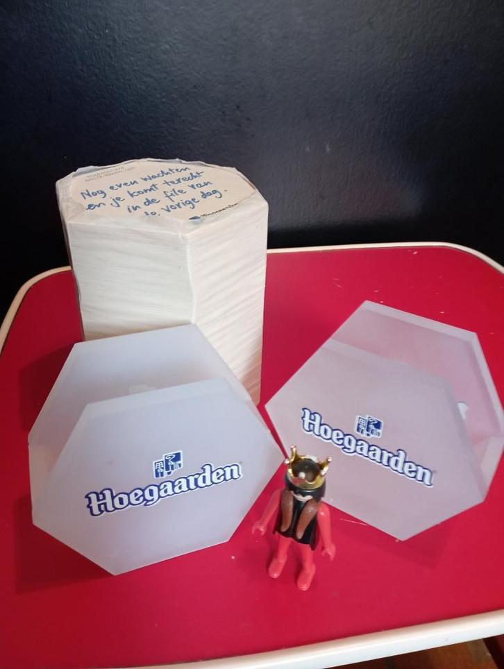 553) Bierkaartjes + 2 houders bierkaartjes Hoegaarden, Verzamelen, Biermerken, Zo goed als nieuw, Overige typen, Overige merken