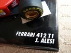 2 FERRARI F1 Minichamps, 1:43 + pilote: E. Irvine, J. Alesi., Hobby & Loisirs créatifs, Voitures miniatures | 1:43, Comme neuf