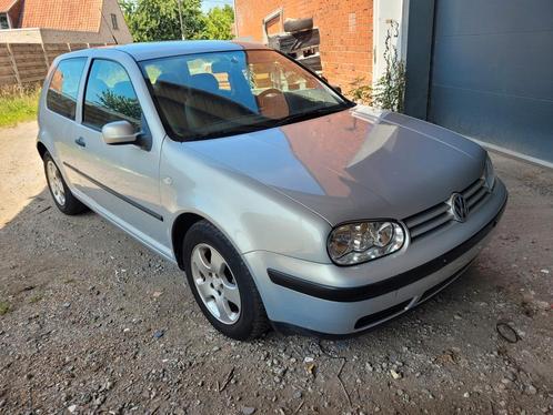 Gekeurd voorverkoop golf 4 benzine, Auto's, Volkswagen, Particulier, Golf, Radio, Benzine, Ophalen
