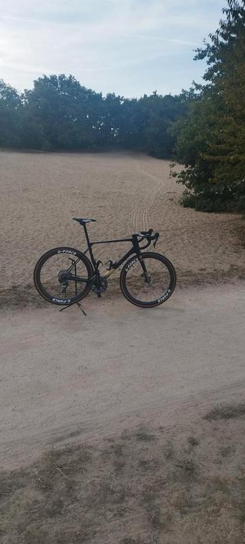 SUPPER SNELLE ⚡  EN LICHTE GRAVELBIKE, ⚡  beschikbaar voor biedingen