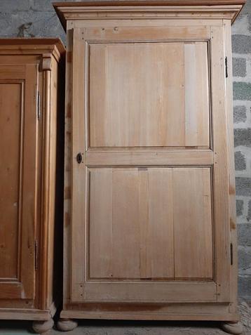 meuble en pin  beschikbaar voor biedingen