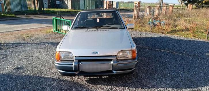 Ford Escort XR3i cabriolet, Autos, Ford, Particulier, Escort, Essence, Cabriolet, 3 portes, Boîte manuelle, Argent ou Gris, Enlèvement