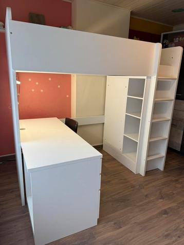 Småstad hoogslaper met bureau 90x200 beschikbaar voor biedingen