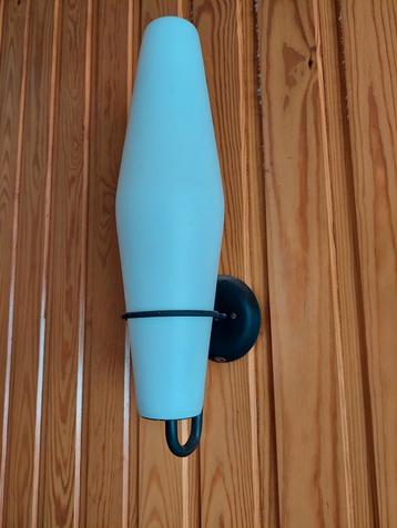 Paar opaal wandlampen, Enlèvement