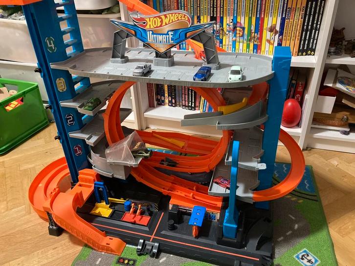 Hot wheels mega garage ultimate requin, Enfants & Bébés, Jouets | Circuits, Comme neuf, Hot Wheels, Enlèvement