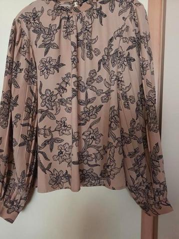Volledig nieuwe modieuse bloes  "VERO MODA " l beschikbaar voor biedingen