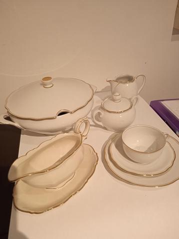 Servies beschikbaar voor biedingen