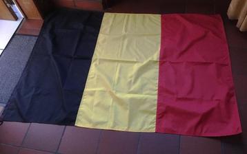 Grote Belgische vlag beschikbaar voor biedingen