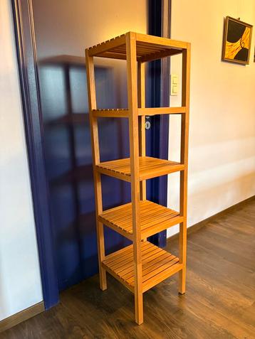 Etagère en bois beschikbaar voor biedingen
