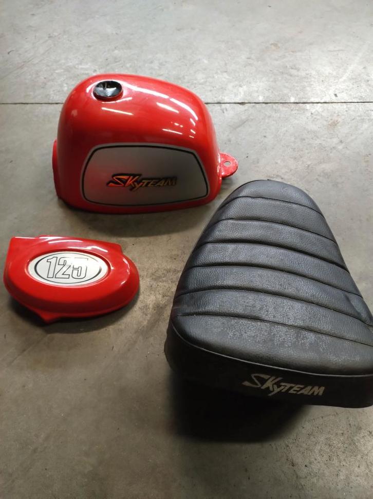 skyteam en originele dax onderdelen, Fietsen en Brommers, Brommeronderdelen | Algemeen, Nieuw, Overige typen, Ophalen