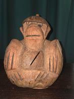 Ancienne tirelire en bois, Enlèvement