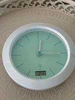 Horloge murale ou salle de bain, Maison & Meubles, Accessoires pour la Maison | Horloges, Comme neuf, Horloge murale