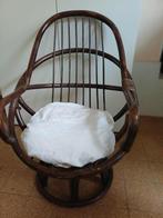Prachtige rotan draaibare fauteuil, Huis en Inrichting, Ophalen, Zo goed als nieuw, Riet of Rotan