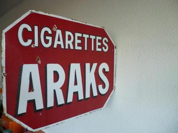EMAILLE DUBBELZIJDIG RECLAME BORD"ARAKS CIGARETTES"JAREN 30 beschikbaar voor biedingen