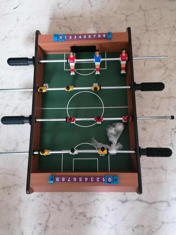 kicker -voetbaltafel beschikbaar voor biedingen