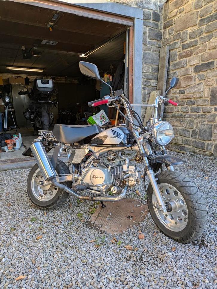 SkyTeam monkey 125cc, Fietsen en Brommers, Brommers | Overige merken