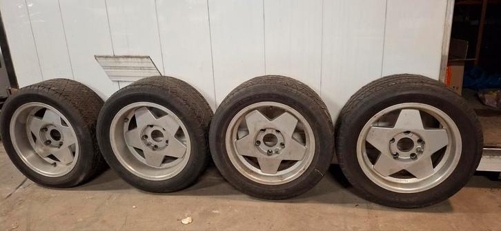 Bortet breedset porsche 944  bandenmaat achter 245/45/16, Auto-onderdelen, Banden en Velgen, Band(en), Ophalen of Verzenden