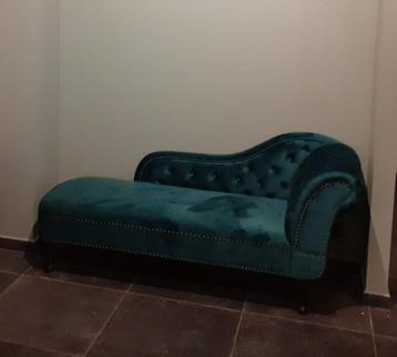 Authentieke chaise longue met chesterfieldpatroon 