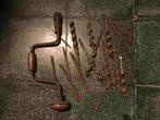 oude houten handboor, Ophalen