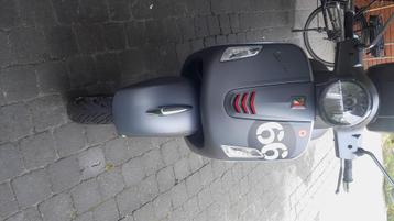 Vespa 125cc GTS super gris mat, Autres modèles, 125 cm³, Comme neuf, Enlèvement
