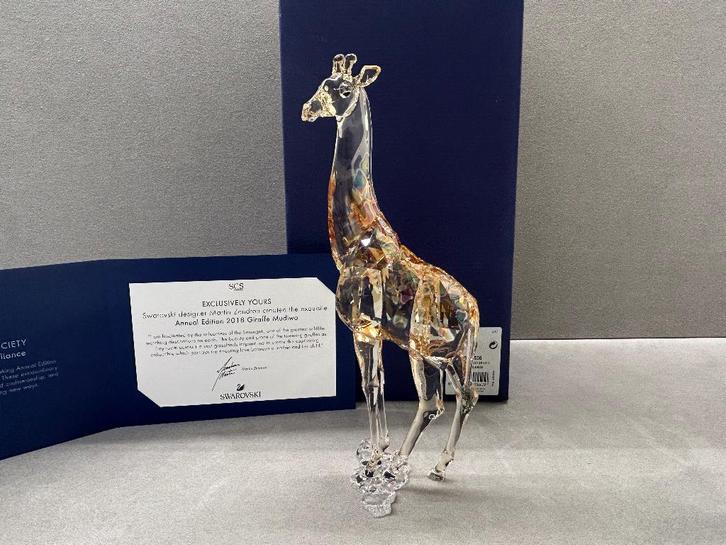 Swarovski SCS 2018  Giraffe Mudiwa, Collections, Swarovski, Neuf, Figurine, Enlèvement ou Envoi