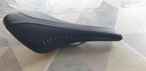 Fizik Arione Manganese Racezadel, Fietsen en Brommers, Fietsonderdelen, Zo goed als nieuw, Racefiets, Zadel, Ophalen of Verzenden