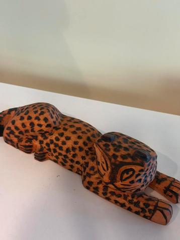 Vintage hout beeld cheeta beschikbaar voor biedingen