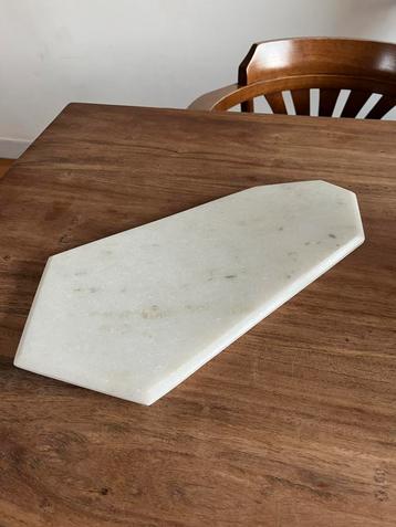 Vintage marmeren catch-all beschikbaar voor biedingen