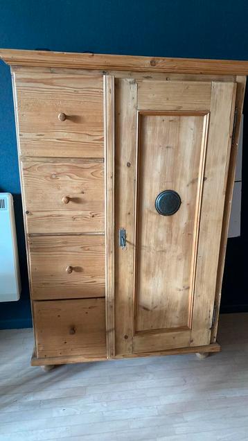 Ancienne armoire en pin. L 95 cm H 151 cm P 44 cm, Enlèvement, Utilisé