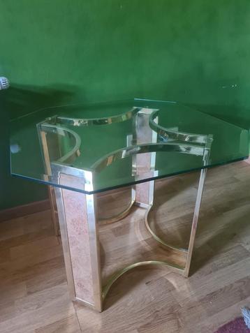 Luxe glazen bijzettafel met messing onderstel – 90x90x55 cm beschikbaar voor biedingen