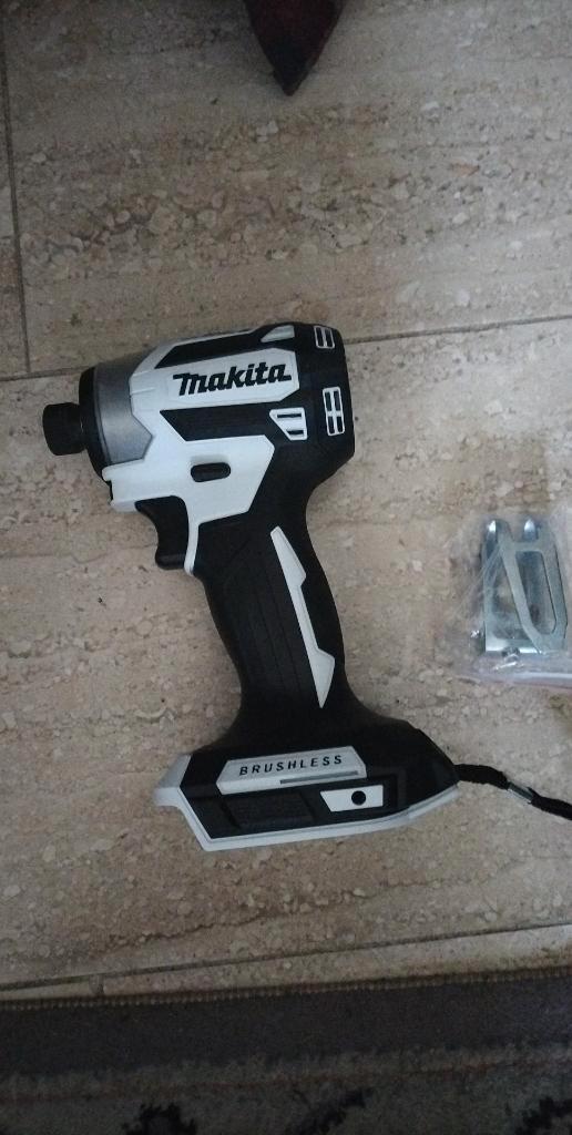 La visseuse percussion fonctionne sur les Makita LTX18V., Bricolage & Construction, Outillage | Foreuses, Comme neuf, Foreuse et Perceuse