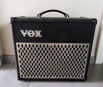 Ampli de guitare Vox DA15 (testé en parfait état). disponible aux enchères