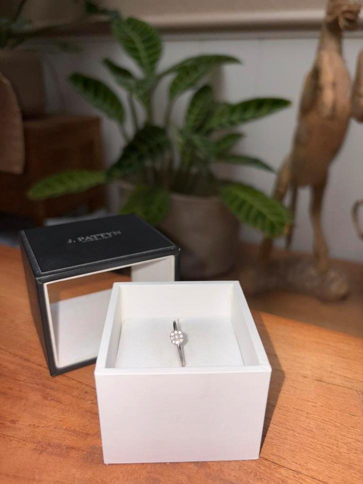 Verlovingsring met 1echte diamantsteentje in het middelpunt, Handtassen en Accessoires, Ringen, Zo goed als nieuw, Dame, Zilver