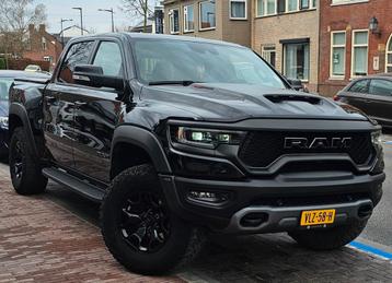 Dodge RAM TRX 6,2 L V8 Dodge RAM 2022 noir suralimenté, Autos, Cuir et Alcantara, Carnet d'entretien, Noir, 5 portes