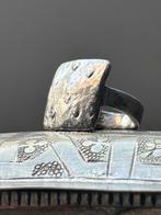 Oude massief zilveren gehamerde ring 925, Antiek en Kunst, Zilver, Verzenden