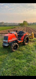Mini-tracteur Tuinen Leuckx avec outils et chauffeur à louer, Bricolage & Construction, Outillage | Fraiseuses, Enlèvement, Essence