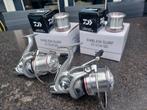 2x Daiwa Emblem surf 35 scwqd /reservespoelen(splinternieuw), Watersport en Boten, Hengelsport | Zeevissen, Ophalen
