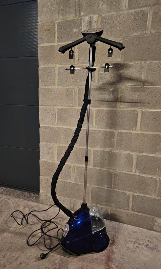 Défroisseur vapeur SteamOne T8 – Modèle professionnel – 1750, Electroménager, Vapeurs, Utilisé, Défroisseur, Enlèvement