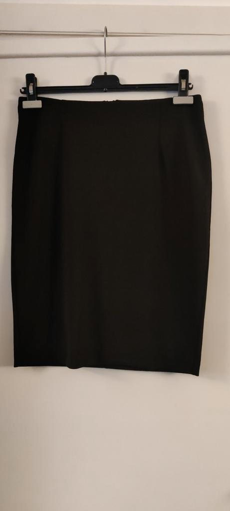 Klassiek, zwart rokje maat 38, Kleding | Dames, Rokken, Maat 38/40 (M), Zwart, Knielengte, Ophalen of Verzenden