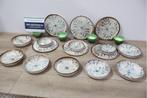 16-Stuks Vintage Porseleinen Borden & Schaaltjes van, Antiek en Kunst, Antiek | Servies compleet