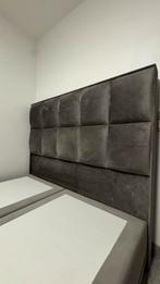 King size bed, Enlèvement, Comme neuf