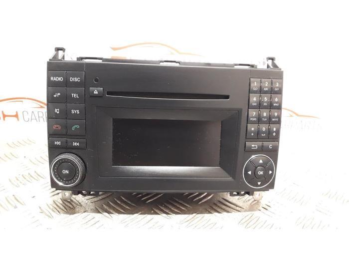 Radio CD Speler van een Mercedes A-Klasse, Auto-onderdelen, Elektronica en Kabels, Mercedes-Benz, Gebruikt, Ophalen of Verzenden
