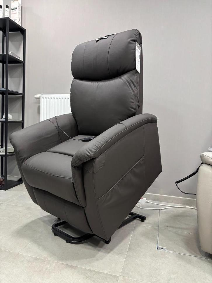 ELEKTRISCHE LEDEREN RELAX MET LIFTFUNCTIE | GRATIS LEVERING!, Huis en Inrichting, Zetels | Zetels en Chaises Longues, Nieuw, Leer